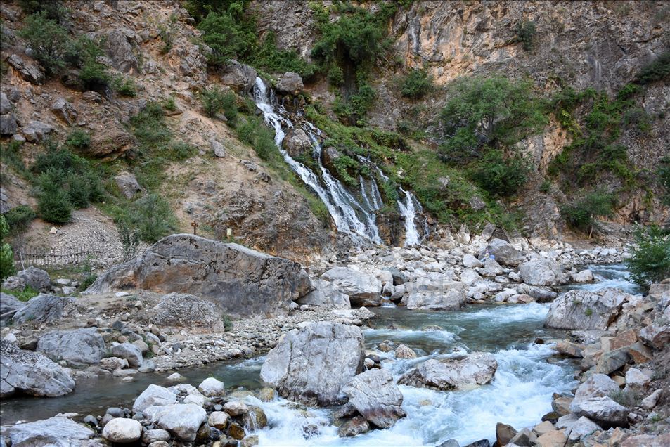Sıcaktan bunalanların adresi: Kapuzbaşı Şelaleleri