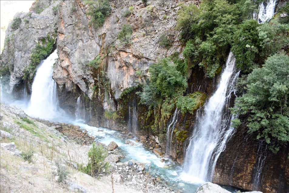 Sıcaktan bunalanların adresi: Kapuzbaşı Şelaleleri