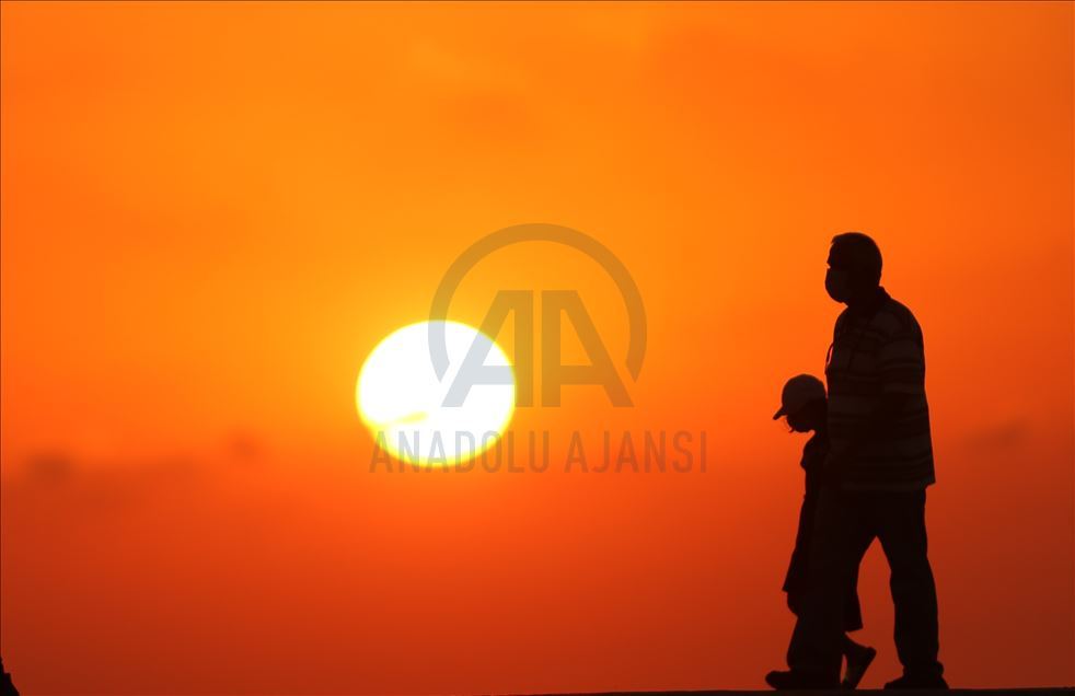 چشمانداز زیبای غروب آفتاب در سواحل استان دوزجه