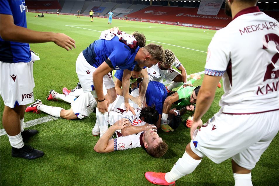 Ziraat Türkiye Kupası finalinde Aytemiz Alanyaspor'u yenen Trabzonspor, kupasını aldı
