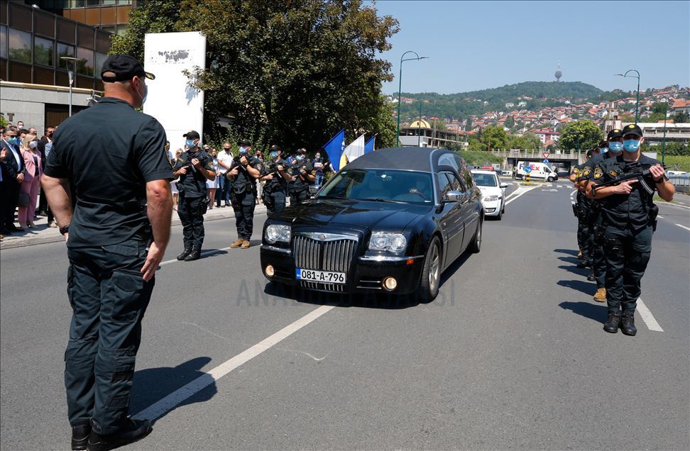 Sarajevo: Ispred Vlade FBiH obavljen ispraćaj preminulog ministra Salke Bukvarevića