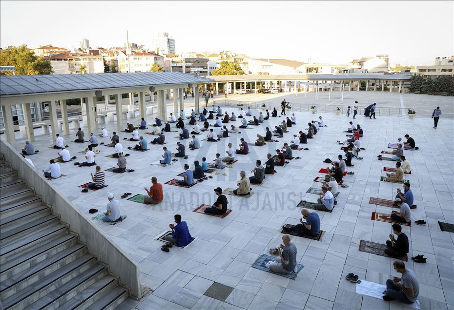 Başkentte Kurban Bayramı namazı kılındı