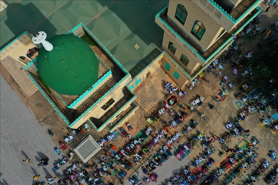في صلاة العيد.. مسلمو ساحل العاج يدعون للشعب التركي