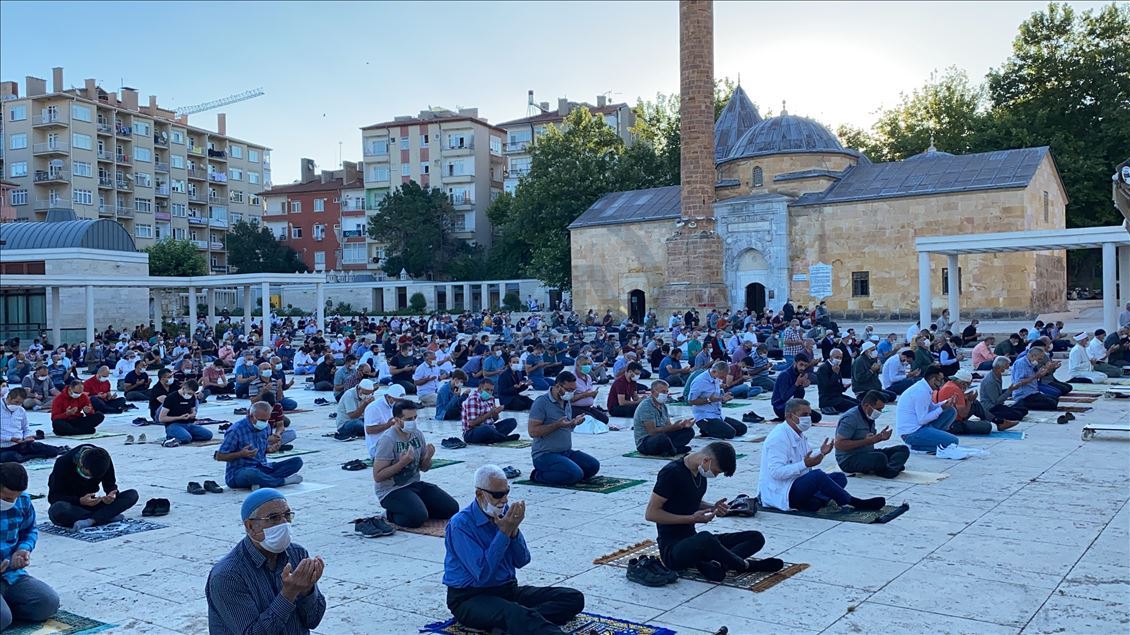 Tarihi Ahi Evran-ı Veli Külliyesi'nde sosyal mesafeli bayramlaşma
