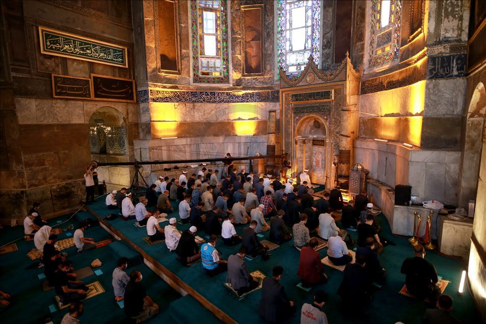 اقامه نخستین نماز عید قربان در مسجد کبیر ایاصوفیه پس از 86 سال