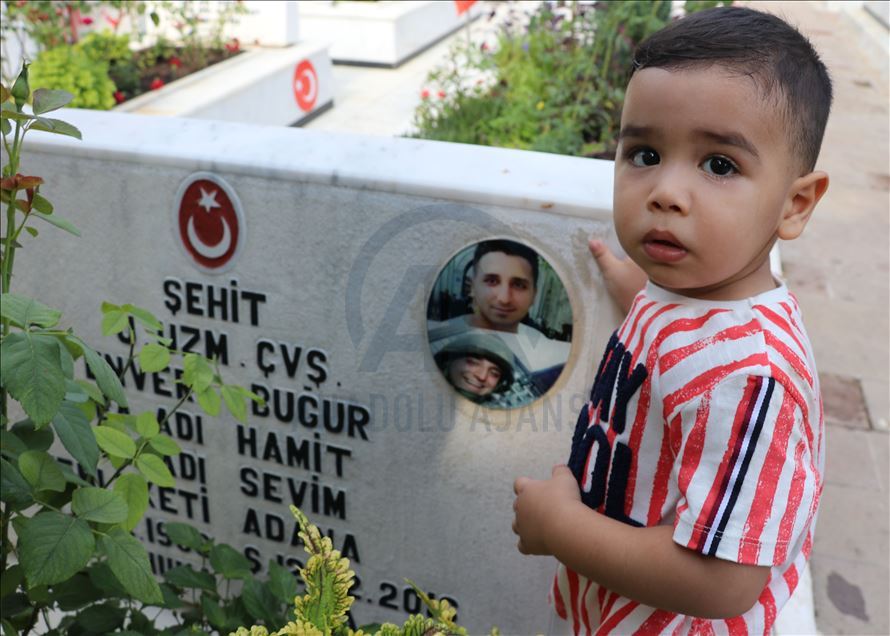 Adana'da şehitliklerde hüzünlü bayram