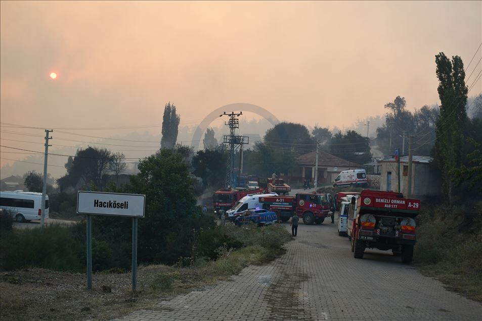  Manisa'daki orman yangını devam ediyor