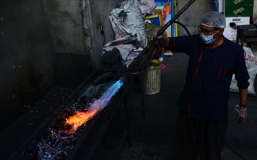 بەمەبەستی راکێشانی گەشتیار بۆ گوندەکەیان پرۆژەیەکی گەشتیارییان لەسەر لووتکەی شاخ کردۆتەوە
