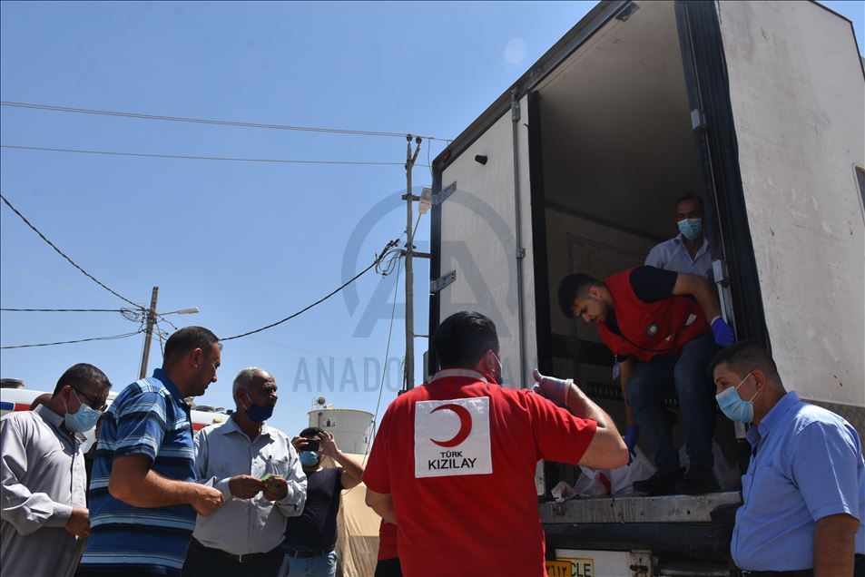 هلال احمر ترکیه میان 550 خانواده عراقی گوشت قربانی توزیع کرد
