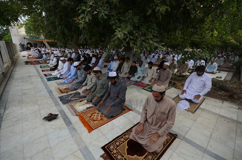 له شاری پێشاوهر'ی پاكستان نوێژی جهژن ئهنجام درا