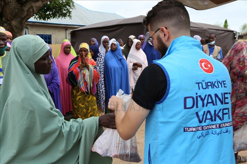 Turkey Diyanet Foundation (TDV) distributes meat aid on Eid al-Adha in Nigeria