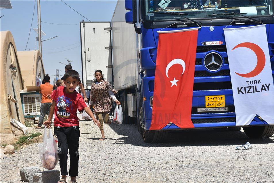 Türk Kızılay Kerkük’te 550 göçmen aileye kurban eti dağıttı
