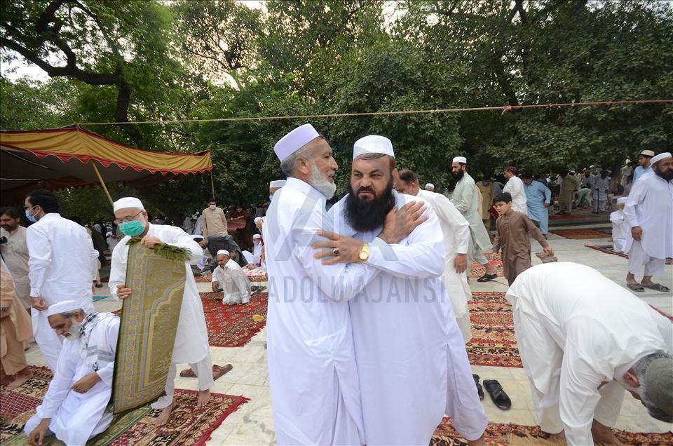 له شاری پێشاوهر'ی پاكستان نوێژی جهژن ئهنجام درا