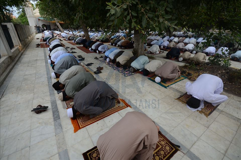 له شاری پێشاوهر'ی پاكستان نوێژی جهژن ئهنجام درا