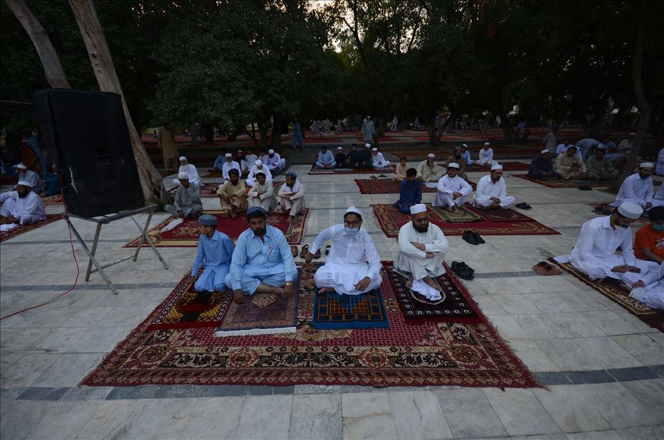 له شاری پێشاوهر'ی پاكستان نوێژی جهژن ئهنجام درا