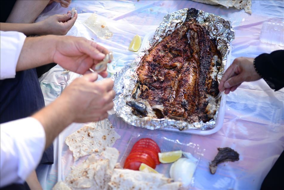 بەمەبەستی راکێشانی گەشتیار بۆ گوندەکەیان پرۆژەیەکی گەشتیارییان لەسەر لووتکەی شاخ کردۆتەوە
