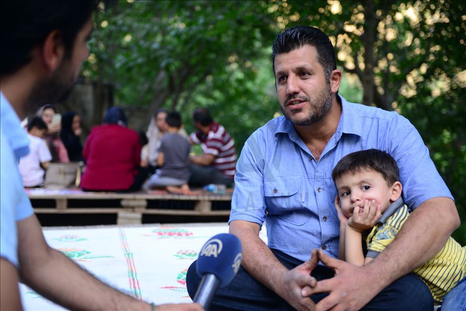 بەمەبەستی راکێشانی گەشتیار بۆ گوندەکەیان پرۆژەیەکی گەشتیارییان لەسەر لووتکەی شاخ کردۆتەوە