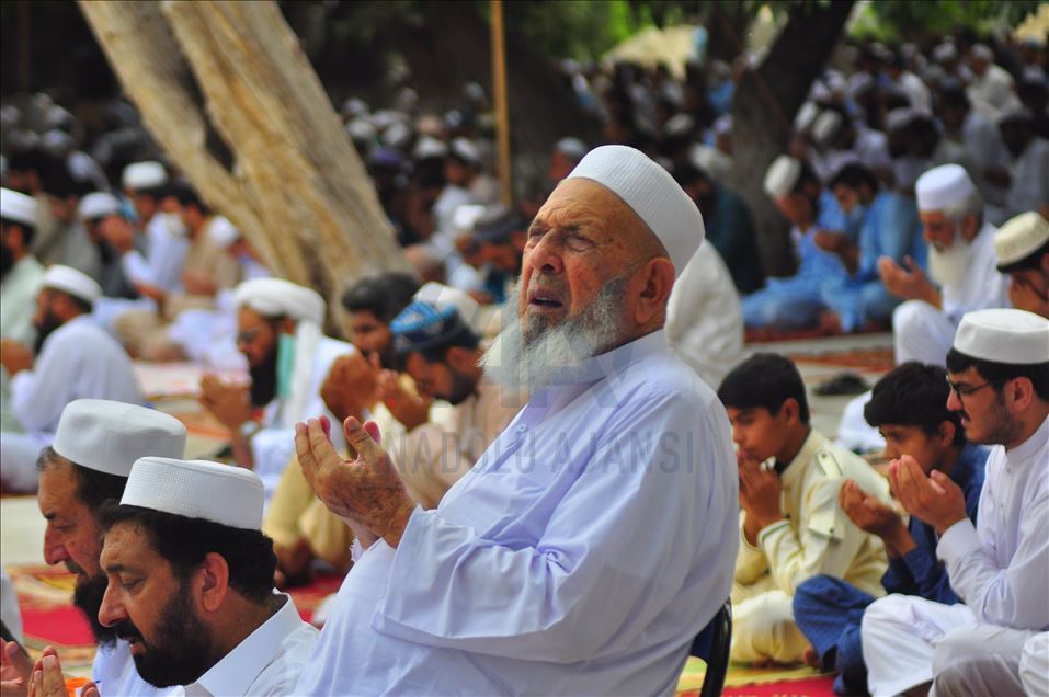 له شاری پێشاوهر'ی پاكستان نوێژی جهژن ئهنجام درا