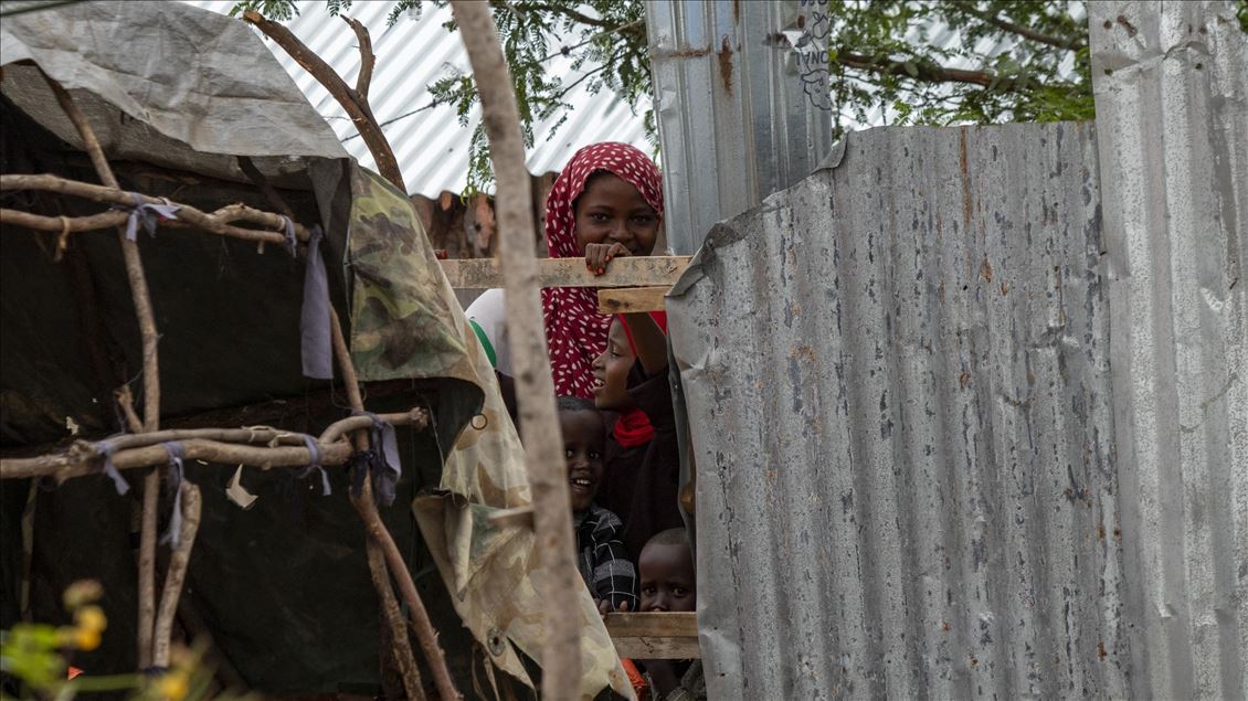 Mogadişu'daki göçmen kamplarında günlük hayat