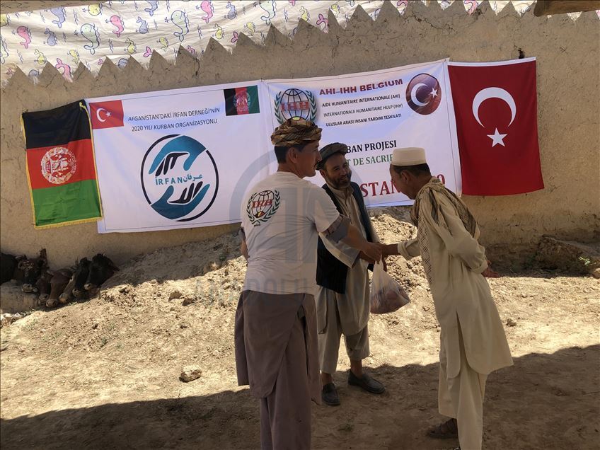 ترکیه در فاریاب افغانستان گوشت قربانی توزیع کرد