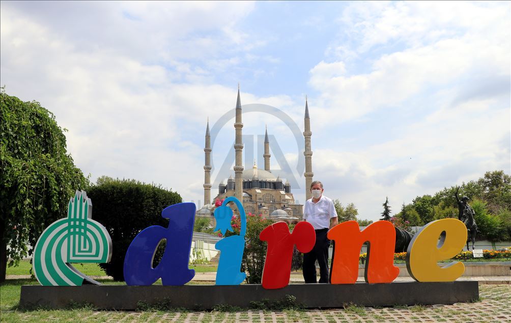 ABD'nin Ankara Büyükelçisi Satterfield ve ailesi Edirne'nin tarihi alanlarını gezdi