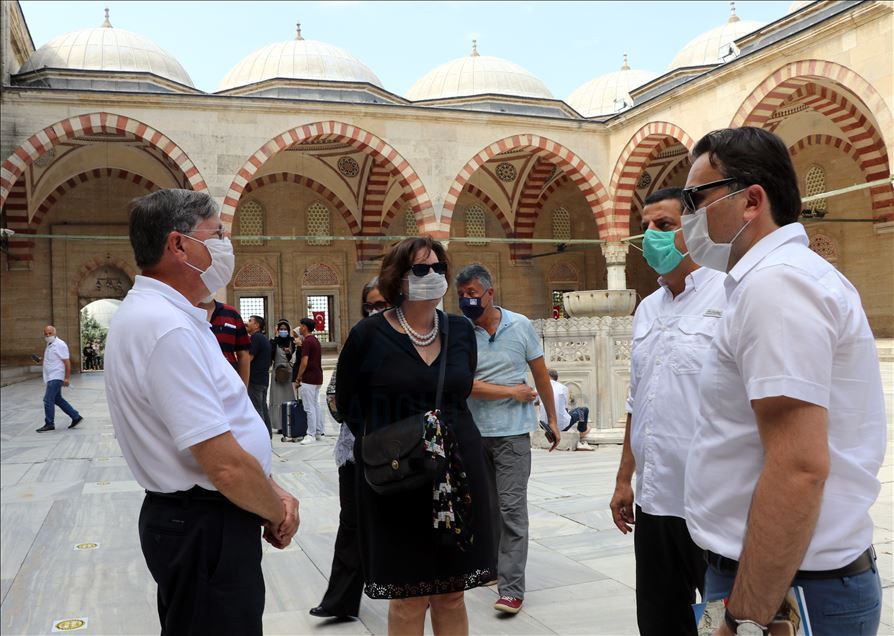 ABD'nin Ankara Büyükelçisi Satterfield ve ailesi Edirne'nin tarihi alanlarını gezdi