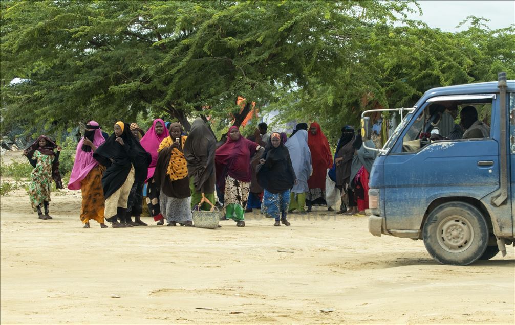 Vida diaria en campo de refugiados de la capital de Somalia