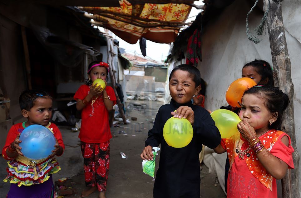 Децата на Рохинџа муслиманите Курбан бајрам го одбележаа во тешки услови
