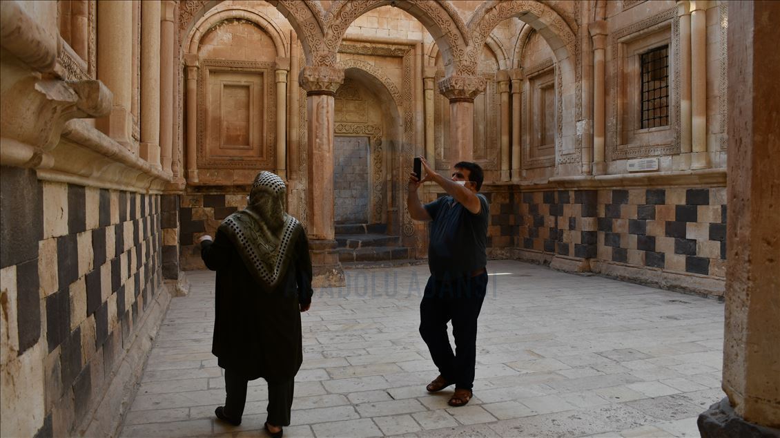 Tarihi İshak Paşa Sarayı'na Kurban Bayramı'nda yoğun ilgi