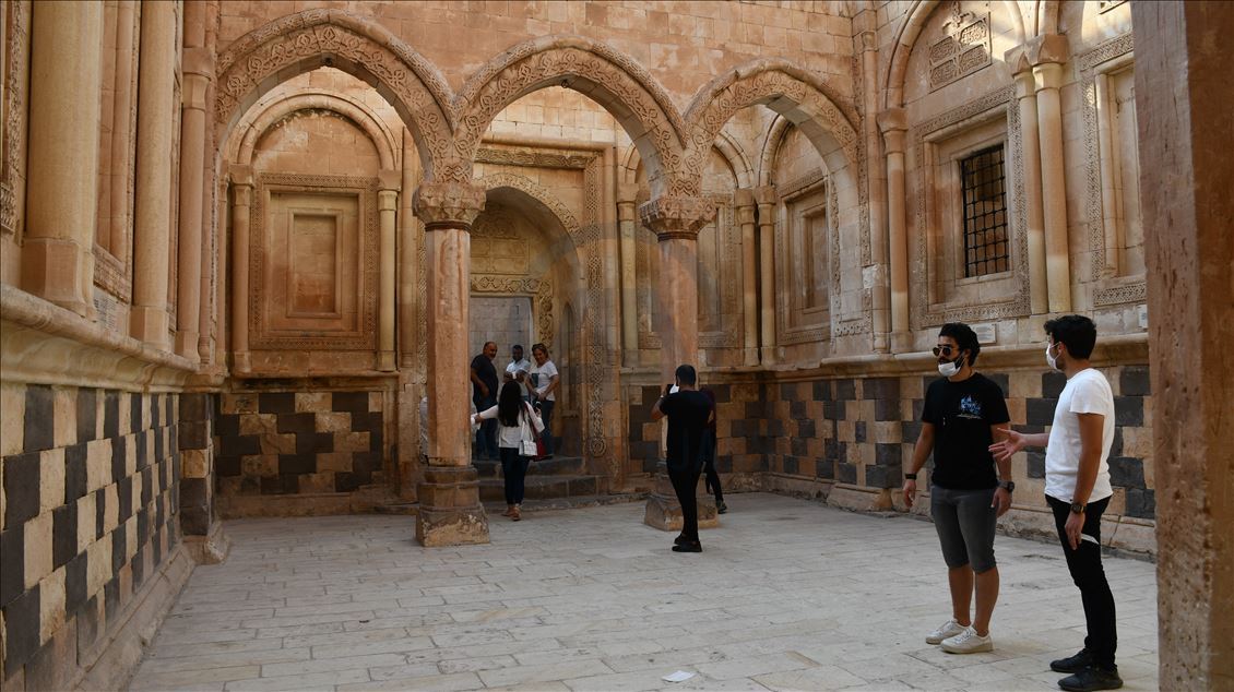 Tarihi İshak Paşa Sarayı'na Kurban Bayramı'nda yoğun ilgi
