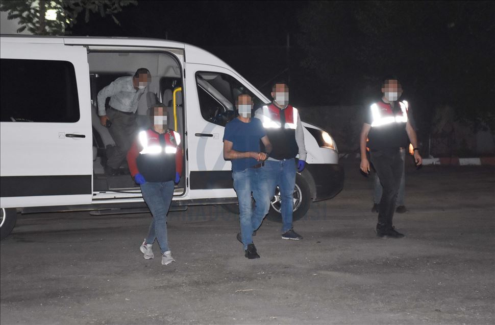 Muş'ta jandarmanın ikna ettiği terörist, güvenlik güçlerine teslim oldu