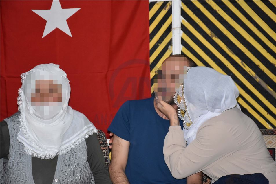 Muş'ta jandarmanın ikna ettiği terörist, güvenlik güçlerine teslim oldu