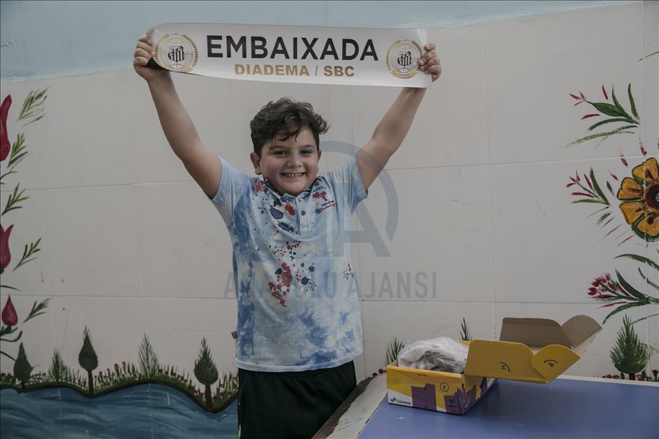 Protez bacağına Santos arması işleyen Suriyeli Hamis'e teşekkür mesajı