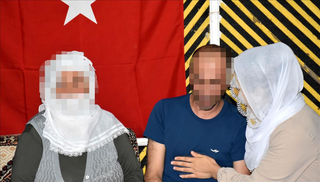 Muş'ta jandarmanın ikna ettiği terörist, güvenlik güçlerine teslim oldu