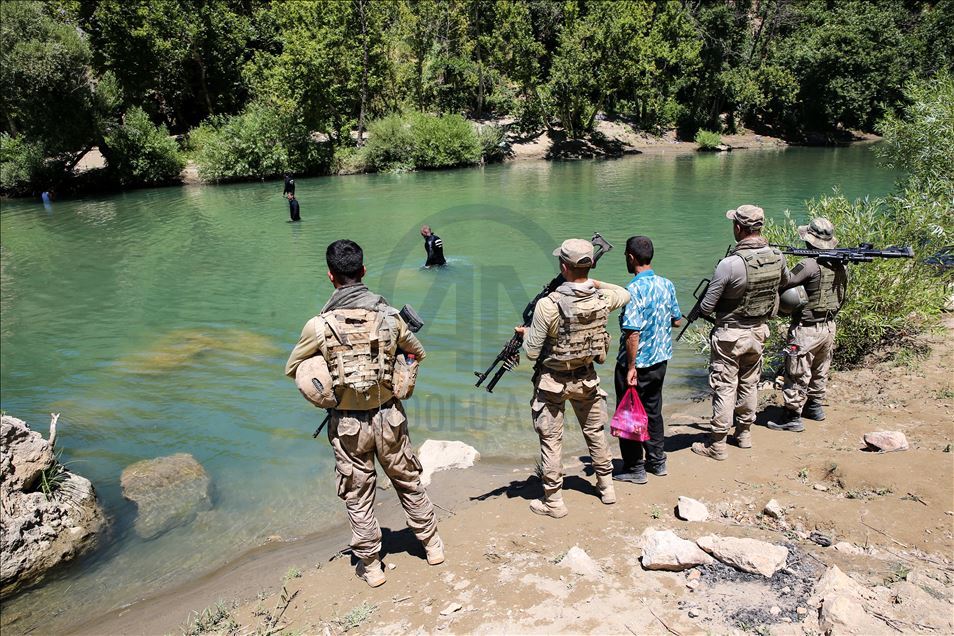 Kaybolan 4 yaşındaki Miraç'ın bulunması için çalışmalar hem karada hem de Dicle Nehri'nde sürüyor