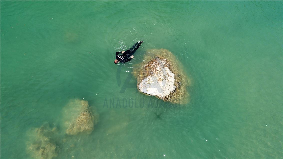 Kaybolan 4 yaşındaki Miraç'ın bulunması için çalışmalar hem karada hem de Dicle Nehri'nde sürüyor
