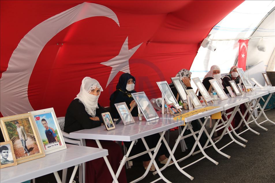 Nobeta ewladan a dayikên Diyarbekirê dewam dike