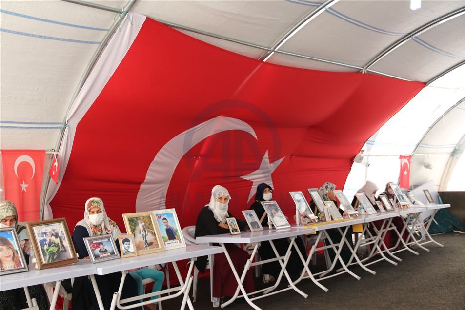 Nobeta ewladan a dayikên Diyarbekirê dewam dike