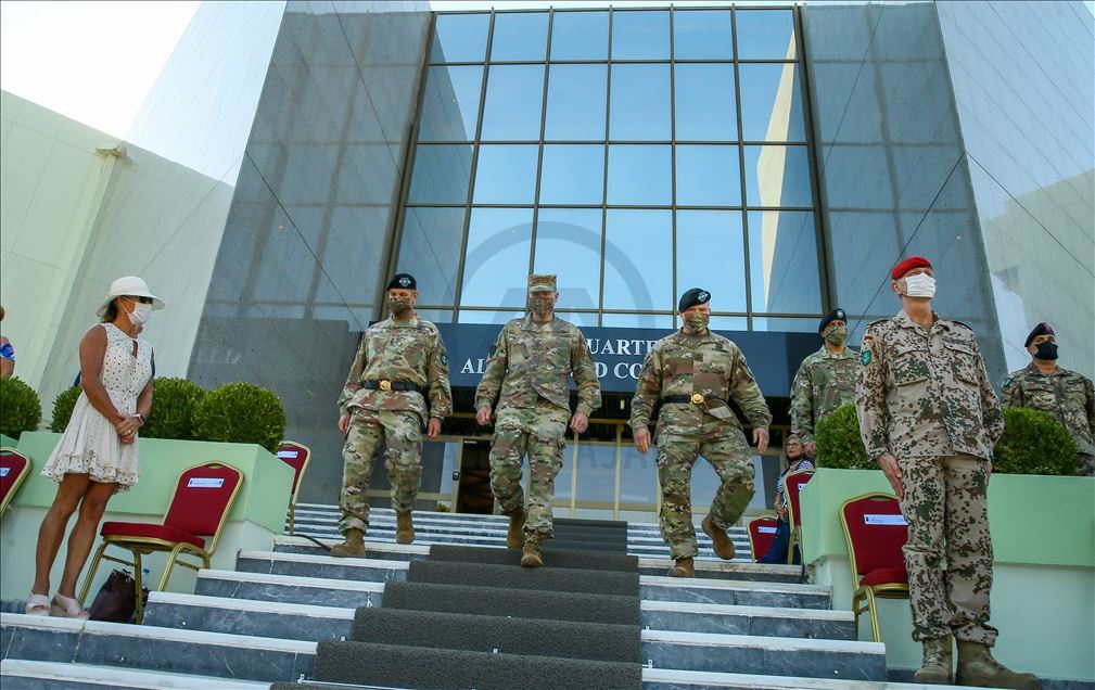 NATO Müttefik Kara Komutanlığında devir teslim töreni