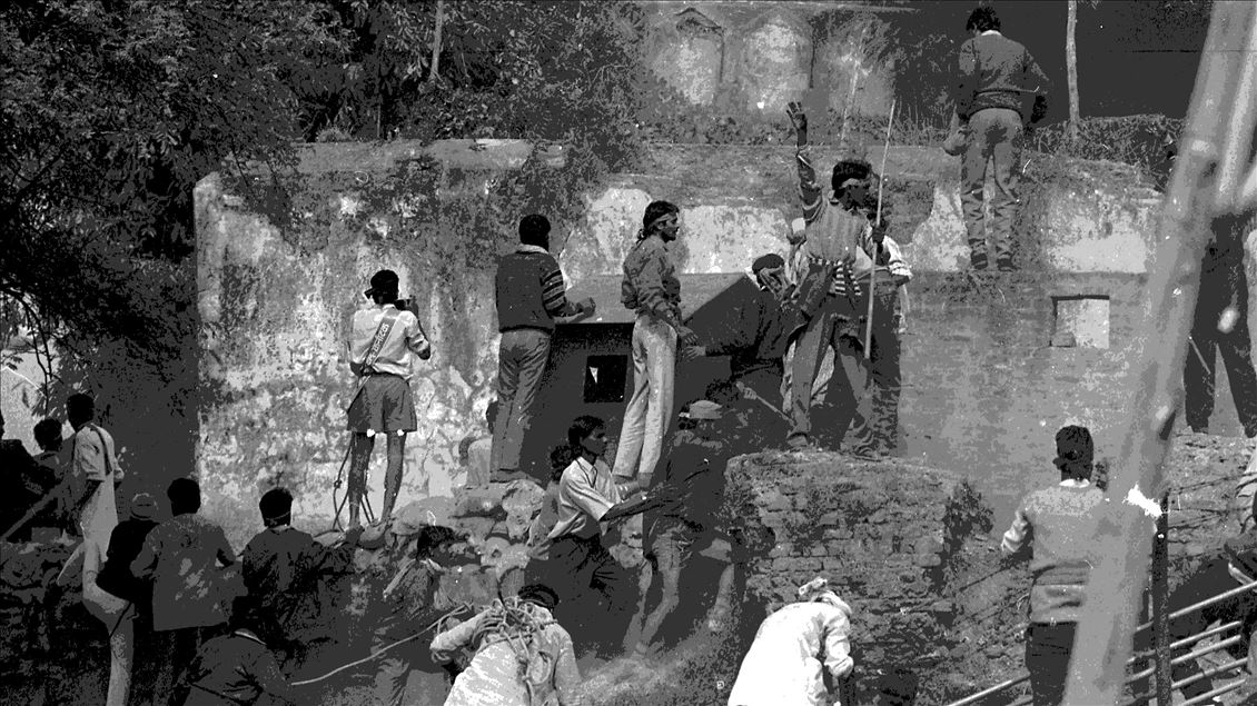 Rare photos of the demolition of historic Babri Mosque in India ...