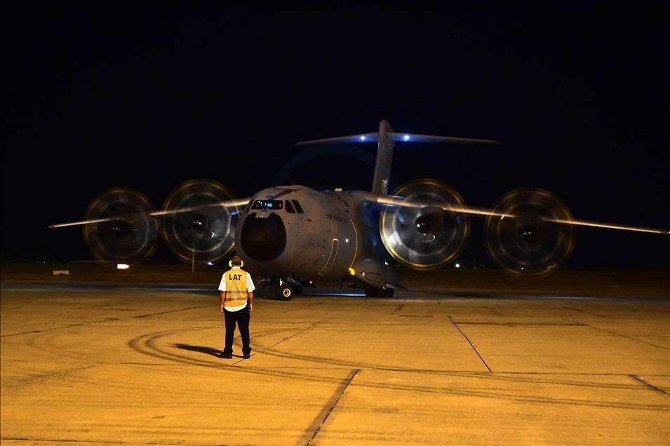 Turkish military aircraft carrying aid, search and rescue team arrives in Beirut