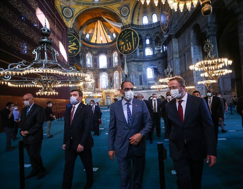 Cumhurbaşkanlığı Sözcüsü Kalın, büyükelçilerle Ayasofya-i Kebir Camii'ni ziyaret etti