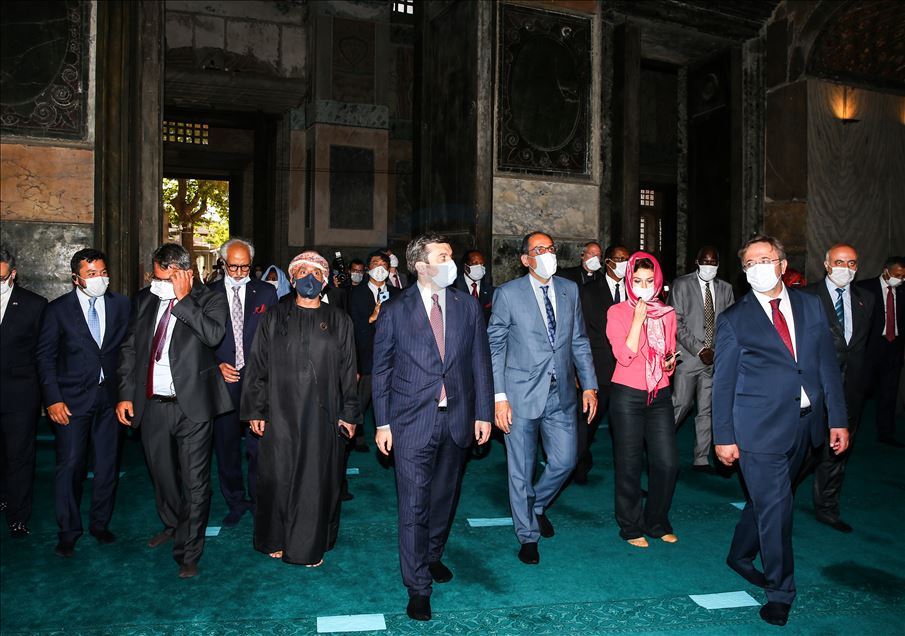 Cumhurbaşkanlığı Sözcüsü Kalın, büyükelçilerle Ayasofya-i Kebir Camii'ni ziyaret etti
