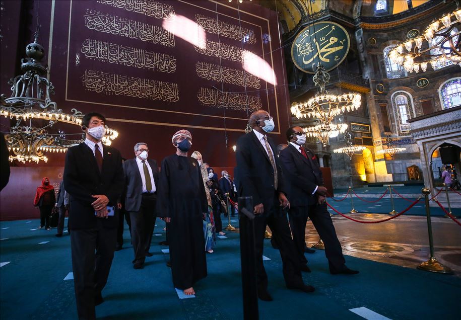 Cumhurbaşkanlığı Sözcüsü Kalın, büyükelçilerle Ayasofya-i Kebir Camii'ni ziyaret etti