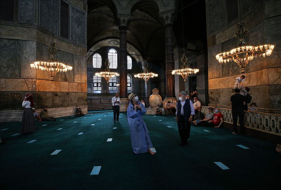حضور گسترده گردشگران در مسجد ایاصوفیه استانبول