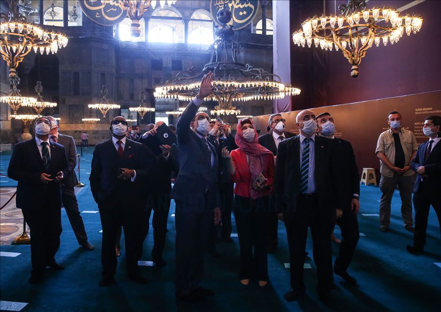 Cumhurbaşkanlığı Sözcüsü Kalın, büyükelçilerle Ayasofya-i Kebir Camii'ni ziyaret etti