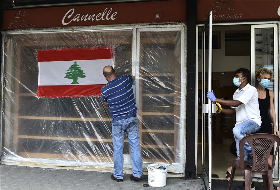 Lübnanlılar, yaralarını sarmaya çalışıyor
