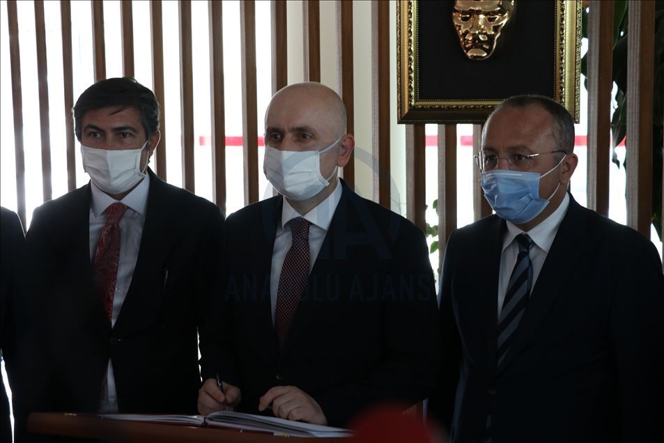 Ulaştırma ve Altyapı Bakanı Karaismailoğlu, Honaz Tünelinde incelemede bulundu