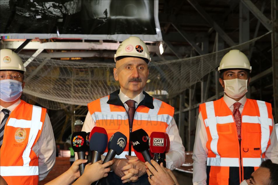 Ulaştırma ve Altyapı Bakanı Karaismailoğlu, Honaz Tünelinde incelemede bulundu