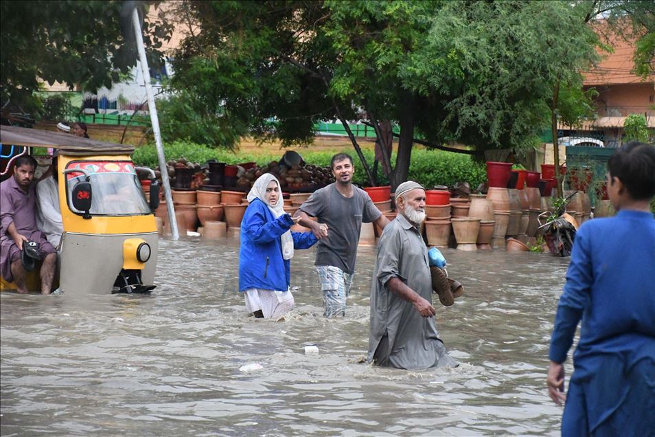 Heavy rain in Karachi
